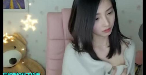 斗鱼TV绿播高颜值清纯美女主播祖祖小姨妈下海，土豪VIP房直播大尺度诱惑